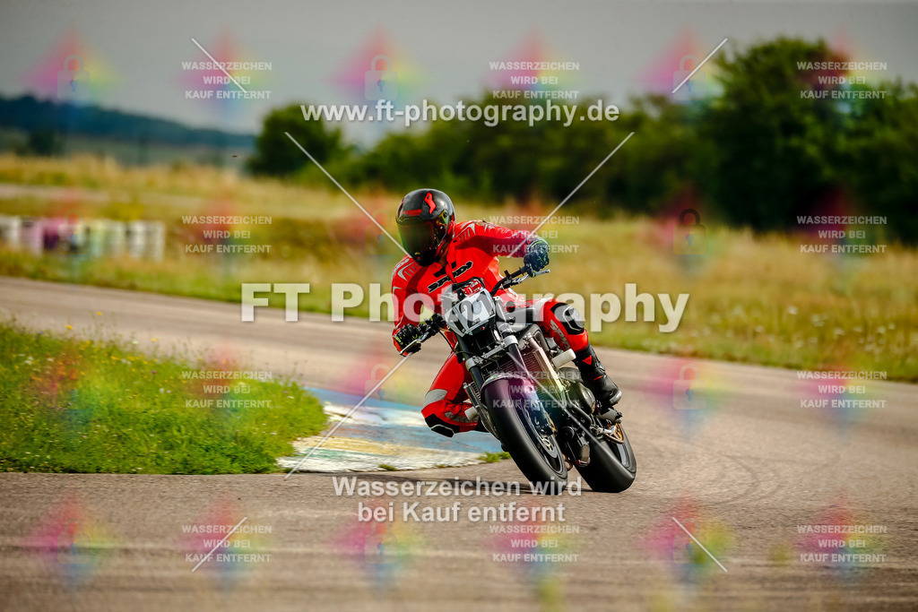 Chambley Juli-2369 | Hier findet Ihr Bilder von Touristenfahrten auf der Nürburgring Nordschleife oder von anderen Veranstaltungen die ich besucht habe. Viel Spass beim Durch Schauen 