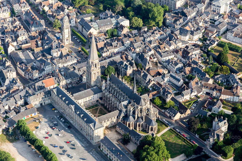 Aerial view: Building complex of the monastery of the Trinity Abbey / Abbaye De La Trinité in Vendôme in Vendôme in the state Loir et Cher, France.Photo: IMG_101092.jpg taken on 06/24/2017 by Werner Riehm/FLY-FOTO.comResolution of the original: 5472 x 3648 px