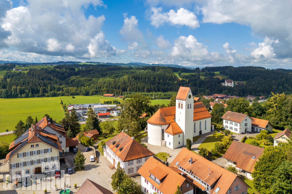 PS-Eglofs-2026-01 | Entdecke die größte Bildgalerie der Region mit Fotografien aus dem Allgäu, der Bodenseeregion, Oberschwaben, dem Donautal und der Schwäbischen Alb. Landschaften, Luftaufnahmen und Reisefotografie als Wandbild und Fotokunst. - Realisiert mit Pictrs.com