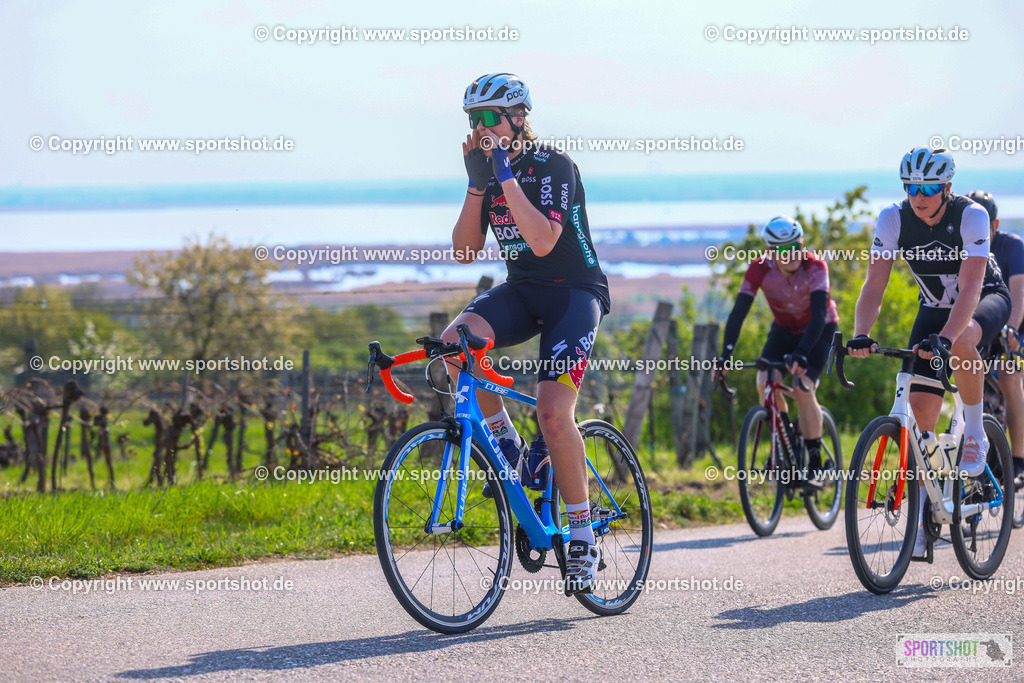 TRA_1052 | Neusiedlersee Radmarathon 2026@sportshot_your_pictrs #yourpictures#roadtowm2029 #nrm #neusiedlerseeradmarathon #neusiedlersee #neusiedlerseetourismus #burgenland #mörbisch #nrm26 #burgenlandtourismus #voglundco #poweredbyburgenlandtourismus #radsport #rad #marathon #ucigranfondo #visitburgenland #ucigranfondoworldseries