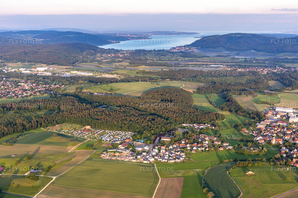 Luftbild: Orsingen im Ortsteil Orsingen in Orsingen-Nenzingen im Bundesland Baden-Württemberg in Deutschland. Foto: IMG_131862.jpg vom 25.05.2022 durch Werner Riehm/FLY-FOTO.deGemeinde Orsingen-Nenzingen