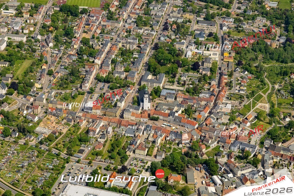 Das Luftbild der Stadt Frankenberg/Sa. wurde 2022 vom Flugzeug heraus erstellt (keine Drohnen-Aufnahmen) Aufnahmehöhe ca.450 Meter- hohe Bildauflösung und Druck-Qualität. Garantiert!