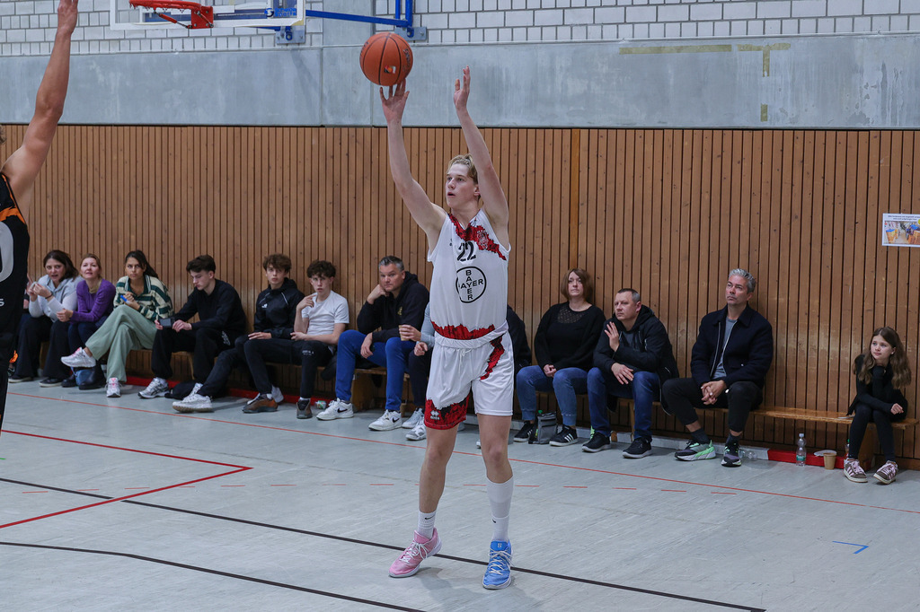 JBBL BAYER GIANTS vs Young Lions Wuppertal-106 | Fotos von Basketballspielen aus dem Raum NRW fotografiert von Gero Mueller-Laschet und Daniel Schaefer - Realisiert mit Pictrs.com