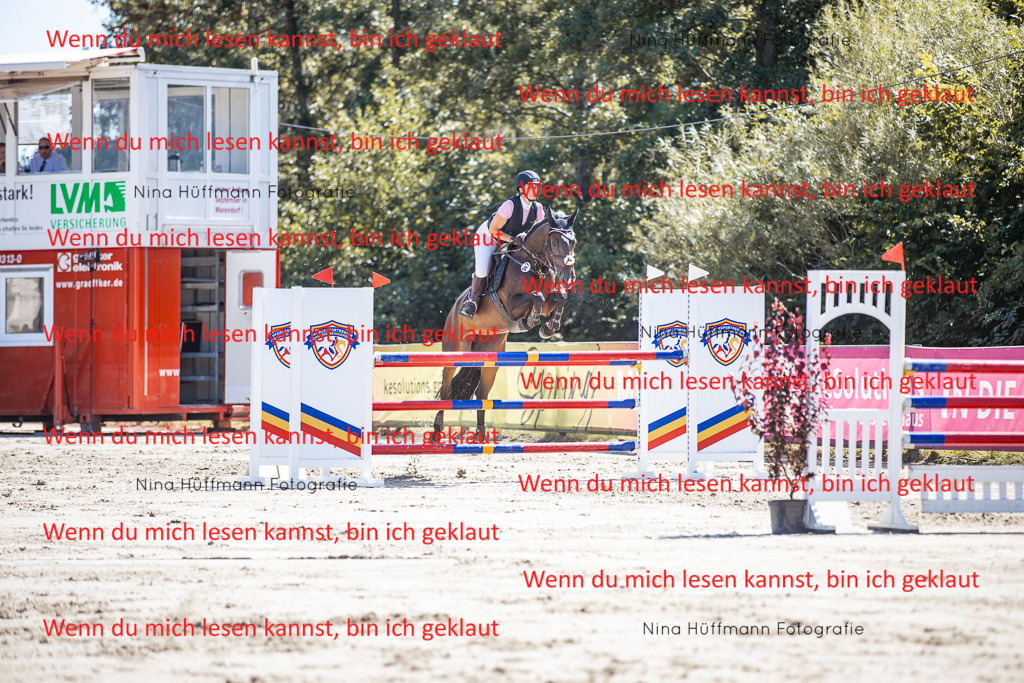 BK1A6724 | Turnierbilder Turnierfotos Nina Hüffmann Turnierfotografie Pferdefotografie Tierzeichnung Haustierzeichnung Pferdezeichnung Hundezeichnung Videograf  - Realisiert mit Pictrs.com