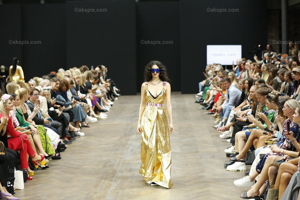 _76A4314 | Die Bildagentur Akspix ist eine Online-Bildagentur und bietet professionelles und kreatives Bildmaterial Royalty free und Rights Managed. Bildarchiv Akspix bietet eine große Auswahl an kreativen und klassischen Motiven.Frankfurt Fotograf, Fotoshooting