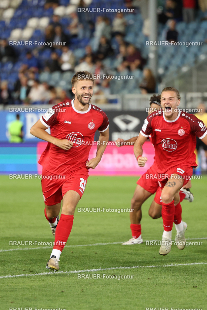 SV Wehen Wiesbaden - Rot-Weiss Essen | Wiesbaden, Deutschland, 22.08.2025Torben Müsel  (Rot-Weiss Essen) beim Torjubel nach dem Tor zum 3:4 während des drittliga Spiels zwischen SV Wehen Wiesbaden und Rot-Weiss Essen am 22.08.2025 in der BRITA-Arena in Wiesbaden. (Foto von Timo Bluhmki-Schmidt/Brauer Fotoagentur