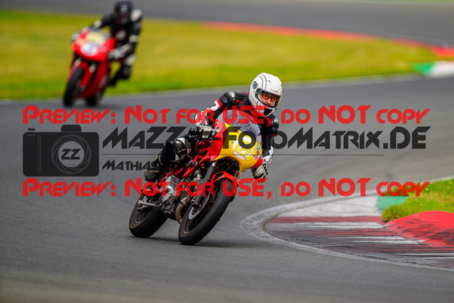 MaZZes_FotoMatrix_240724_6007705_8769 | GELB