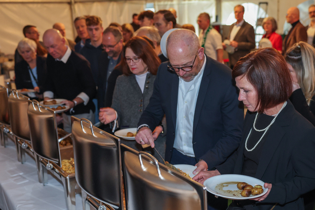 top-top.de250214-208 | Die 3. Weseler SportNacht, die große Sportgala mit Ehrungen der Weseler Sportler des Jahres 2024 findet am Freitag, den 14.02.2025 im Festzelt an der Rheinpromenade statt.Foto: Erwin Pottgiesser