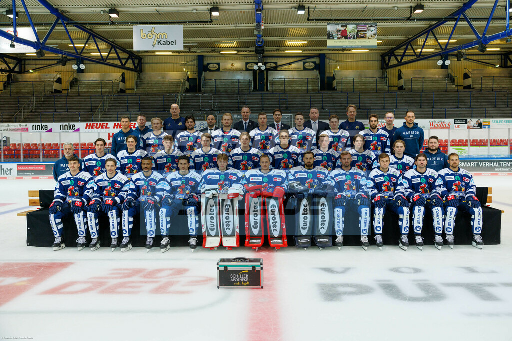 Iserlohn Roosters Teamshooting | Fotodatenbank für Print- und Onlinemedien mit den Schwerpunkten Fußball, Eishockey, Basketball, Handball, Wintersport und Leichtathletik - Realisiert mit Pictrs.com