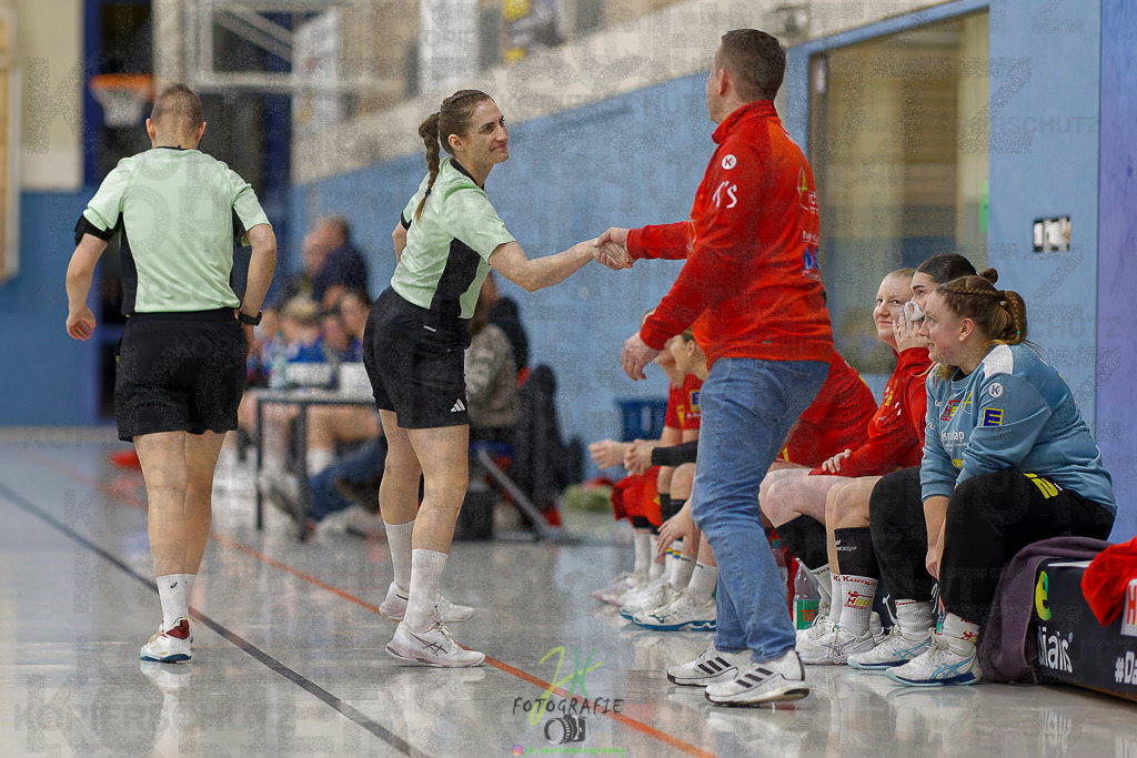 Frauen Regionalliga (HHV); HSG Wettenberg - TV Hüttenberg | Frauen Regionalliga (HHV); HSG Wettenberg - TV Hüttenberg am 06.12.2025 in Launsbach (Wettenberg) (Halle GS Launsbach (Wettenberg))Photo © 2025 - Jörg Heinrich - Realisiert mit Pictrs.com