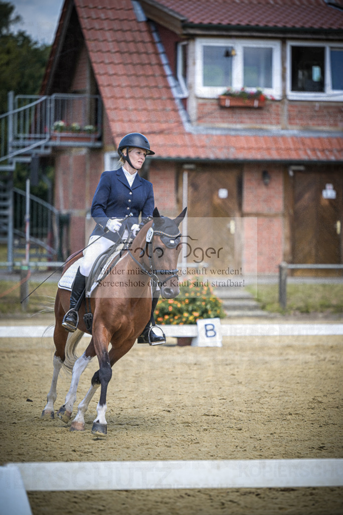 DOS_3308 | Entdecke hochwertige Reitturnierfotos von Foto Oger. Professionell, emotional und authentisch – jetzt Lieblingsmomente im Shop bestellen.Deutschlandweite Turnierfotografie. - Realisiert mit Pictrs.com