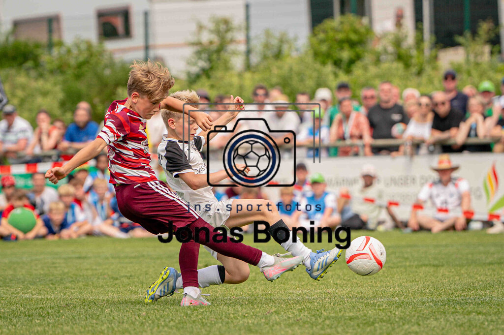 Fußball I E-Junioren I Saison 2025-2026 I OM-Cup Lüsche I Sonntag  I 24886 | jns.sportfotos - Realisiert mit Pictrs.com