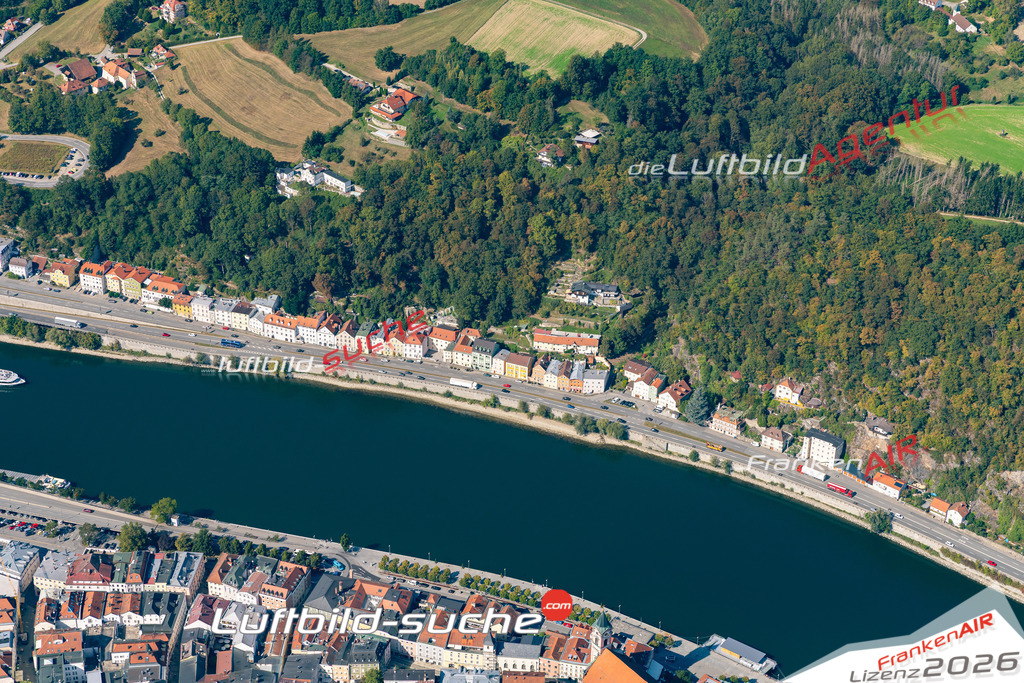 Die Luftbildaufnahme parkstrasse - Passau wurde 2020 mittels Flugzeug (keine Drohne) erstellt. Perfekte Schärfe und Druck- Ergebnisse- Garantiert!
