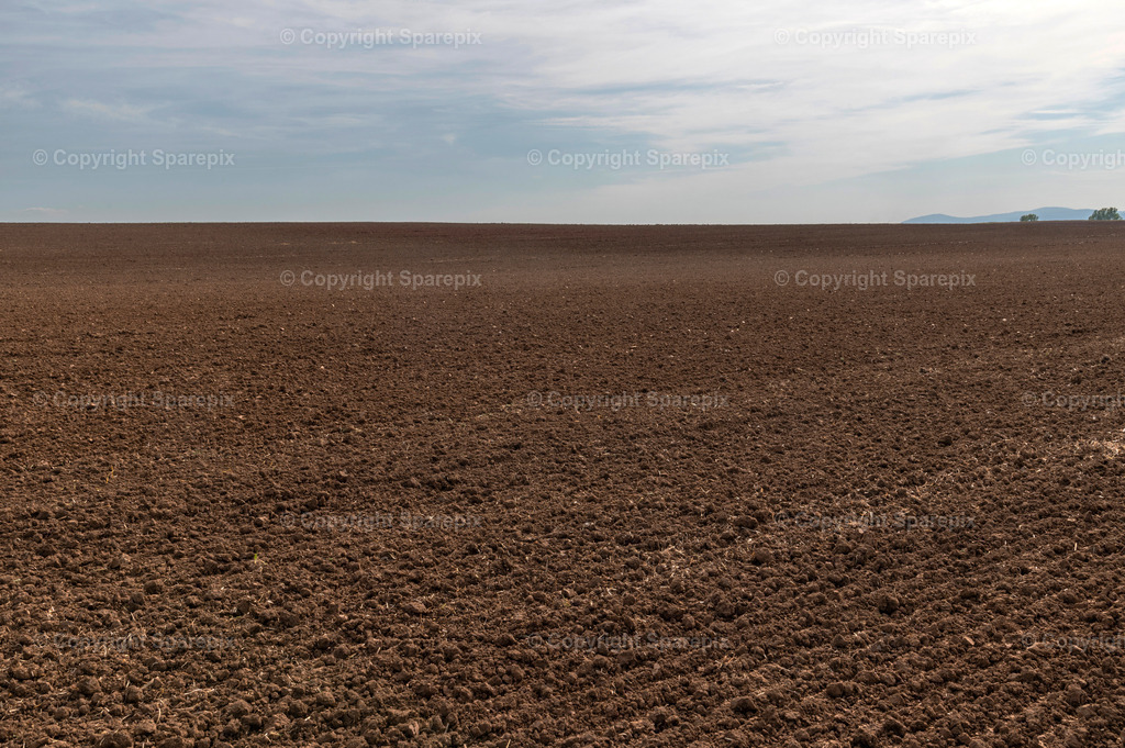 CAR_Agri_plowed1 | Camera height 1,30m - light 2/45° - Realisiert mit Pictrs.com