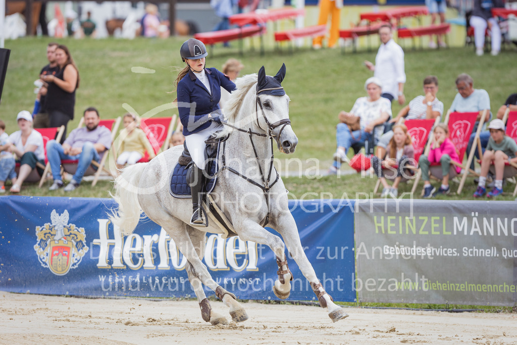 220729_BHO_GT_M2-Spr_1-202 | Deine schönsten Turniermomente als professionelle Fotos! Entdecke hochwertige Pferdesport-Fotografie im Online-Shop. Jetzt Fotos finden & bestellen!