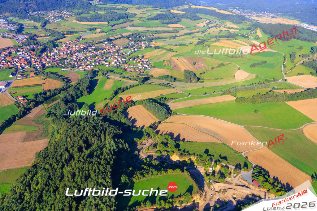 Die Luftaufnahme der Stadt Kronach wurde vom UL-Flugzeug heraus erstellt ( keine Drohne )- hohe Auflösung für beste Qualität
