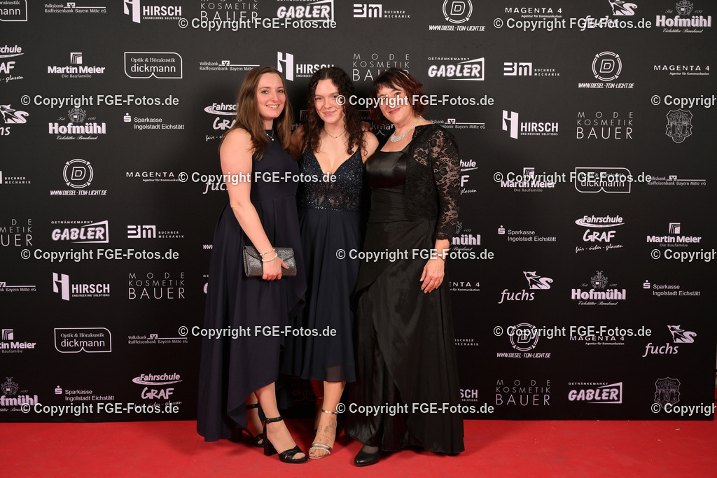 20240113-fge-fotos-0260 | Eröffnungsball der FGE am 13.01.2024 im Alten Stadttheater in Eichstätt. - Realisiert mit Pictrs.com