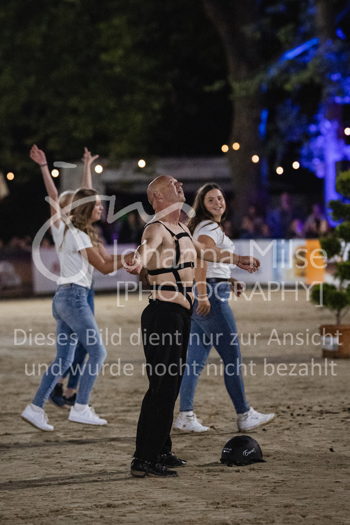 230827_Delbrueck_Kostuem-807 | Deine schönsten Turniermomente als professionelle Fotos! Entdecke hochwertige Pferdesport-Fotografie im Online-Shop. Jetzt Fotos finden & bestellen!