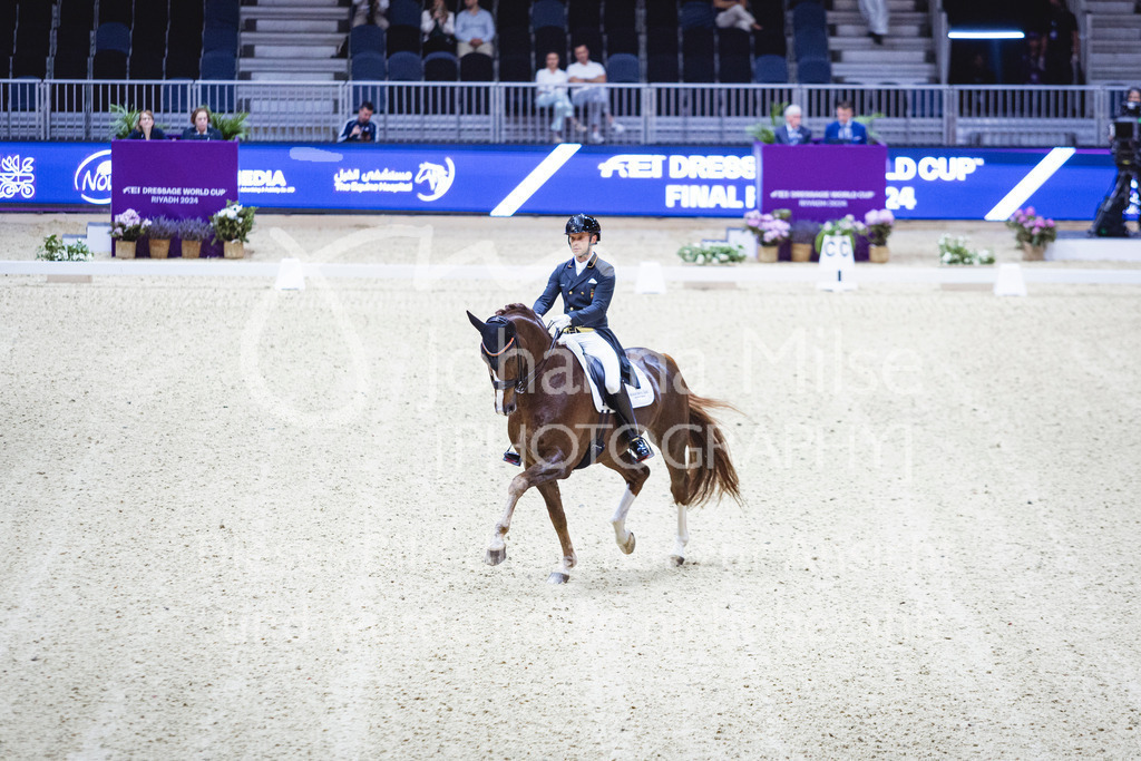 240417_Riyadh_Dressage-111 | Deine schönsten Turniermomente als professionelle Fotos! Entdecke hochwertige Pferdesport-Fotografie im Online-Shop. Jetzt Fotos finden & bestellen!
