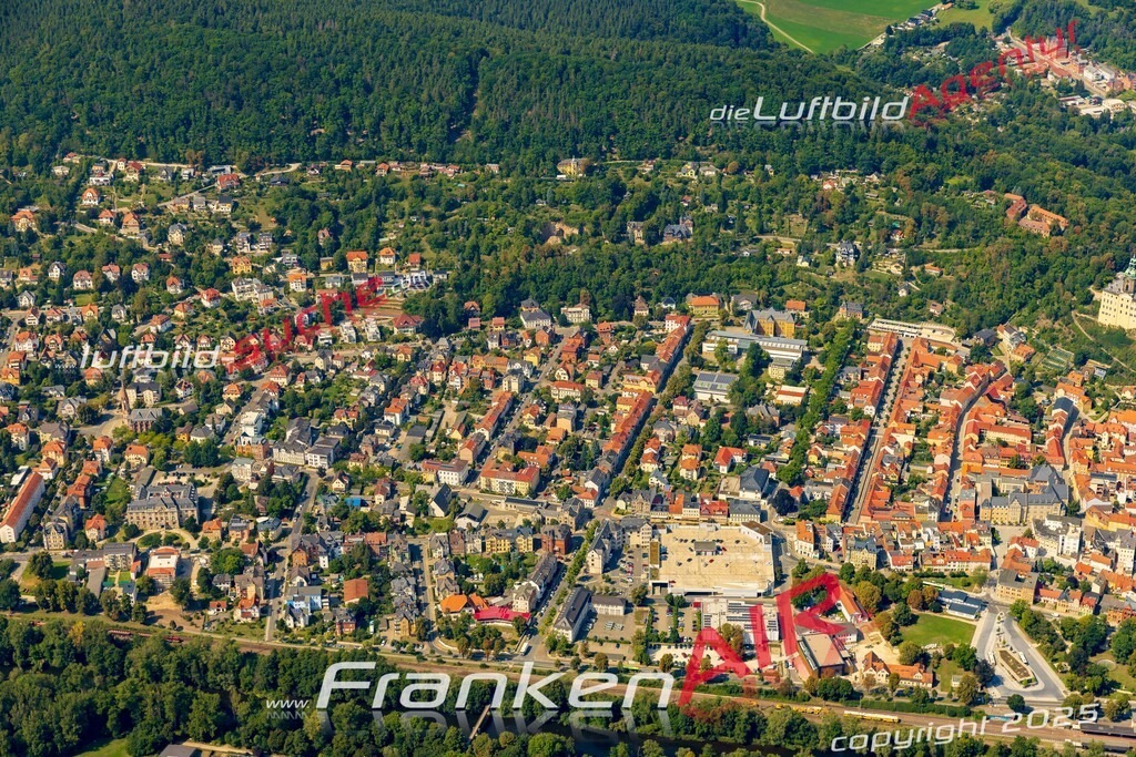 Luftaufnahme August Bebel Straße Rudolstadt - Die Luftaufnahme wurde 2025 vom UL-Flugzeug heraus erstellt ( ohne Drohne ) - Hochauflösende Luftaufnahme - für professionelle Ausdrucke geeignet. Die Geschenkidee !Mit Lizenz und Bildrechte bestellbar