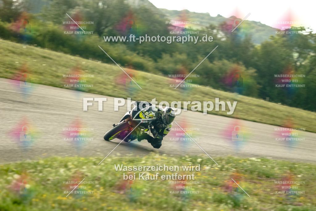 Chambley Juli-3386 | Hier findet Ihr Bilder von Touristenfahrten auf der Nürburgring Nordschleife oder von anderen Veranstaltungen die ich besucht habe. Viel Spass beim Durch Schauen 