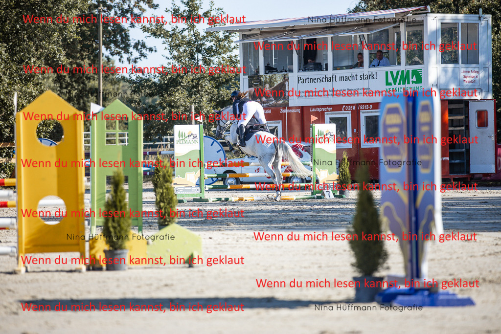 BK1A7415 | Turnierbilder Turnierfotos Nina Hüffmann Turnierfotografie Pferdefotografie Tierzeichnung Haustierzeichnung Pferdezeichnung Hundezeichnung Videograf  - Realisiert mit Pictrs.com