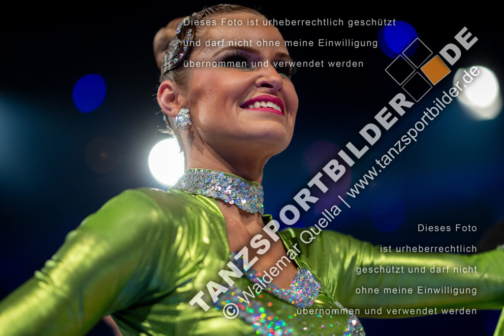 20251206-00781 | Hier finden Sie Tanz Bilder vom Latein und Standard Formationen tanzen. Sportbilder vom Tanzsport. Schöne Fotos und von Weltmeisterschaft, Europameisterschaft, Bundesliga, Regionalliga, Oberliga und Landesliga sowie von GOC Stuttgart, DanceComp, WM Bremen