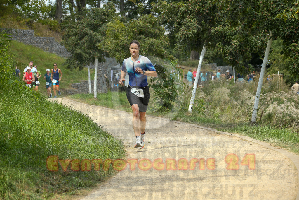 250824_1340_EX1_3217 | Sportfotografie im Rhein-Sieg Kreis, Köln, Bonn, NRW, Rheinland Pfalz, Hessen, etc. Unser Tätigkeitsfeld umfasst den Laufsport vom Volkslauf über den Marathon, Duathlon, Triathon bis zum Ultralauf wie Kölnpfad Ultra oder Schindertrail.