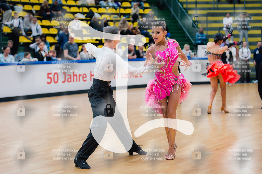 Hessen Tanzt WDSF Open Junior II Latin 3rd (219) Tim Gordon _ Luisa Huber (Schwarz-Weiß-Club Pforzheim)-2025-05-18-5494 | Webshop for digital downloads and prints of dance sport, event & show photographer Julian Link - Realisiert mit Pictrs.com