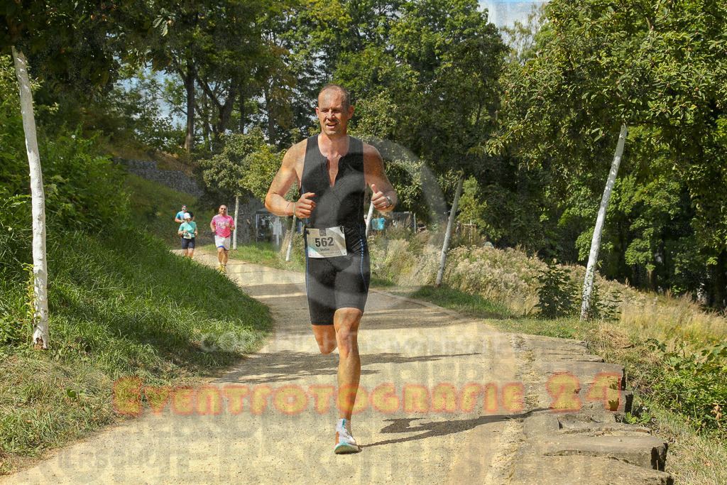 250824_1414_EX1_5460 | Sportfotografie im Rhein-Sieg Kreis, Köln, Bonn, NRW, Rheinland Pfalz, Hessen, etc. Unser Tätigkeitsfeld umfasst den Laufsport vom Volkslauf über den Marathon, Duathlon, Triathon bis zum Ultralauf wie Kölnpfad Ultra oder Schindertrail.