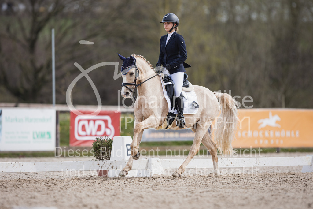 230410_Frühlingsfest_A-Dressur-560 | Deine schönsten Turniermomente als professionelle Fotos! Entdecke hochwertige Pferdesport-Fotografie im Online-Shop. Jetzt Fotos finden & bestellen!