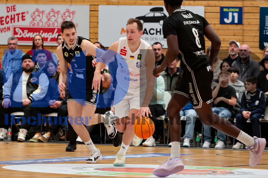 SES_BOCBAY20250209-40 | bond - Realisiert mit Pictrs.com