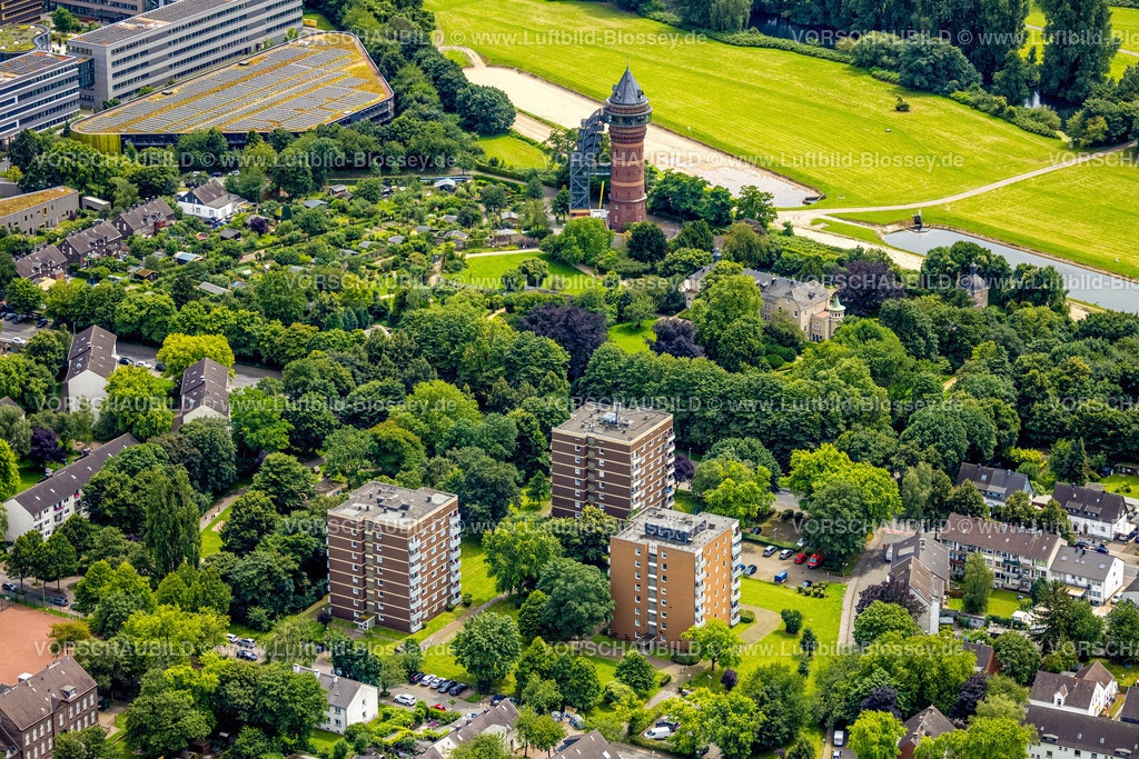 Muelheim240702928 | Luftbild, Hochhäuser Wohnsiedlung Moritzstraße, Schlosspark Styrum und Schloß Styrum historische Sehenswürdigkeit, Aquarius Wasserturm Museum, KGV Kleingartenverein Schloß Styrum, Styrum - Süd, Mülheim an der Ruhr, Ruhrgebiet, Nordrhein-Westfalen, Deutschland