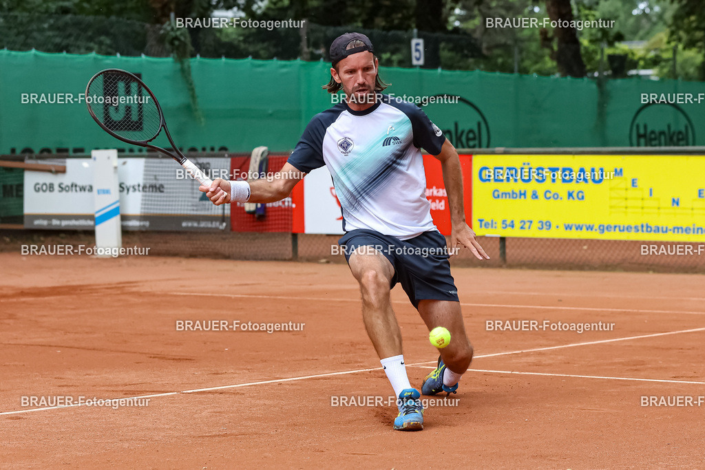 HTC Blau-Weiß Krefeld - LTTC Rot-Weiß Berlin  | Krefeld, Deutschland 21.07.2023, Gero Kretschmer (HTC Blau-Weiß Krefeld) gegen Nino Ehrenschneider (LTTC Rot-Weiss Berlin) ,

bei der 2. Tennis Bundesliga Nord Begegnung zwischen HTC Blau-Weiß Krefeld und LTTC Rot-Weiß Berlin am 21.07.2023 in Krefeld.

(Foto: BRAUER-Fotoagentur)
 
