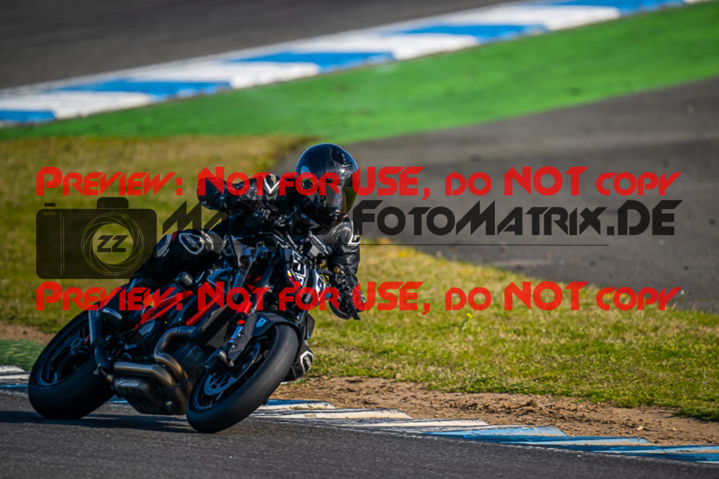 MaZZes_FotoMatrix_230410_1543 | ROT