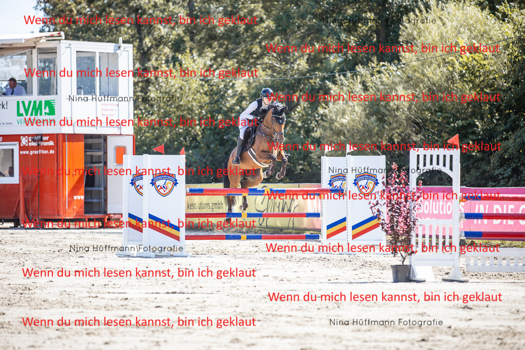 BK1A6900 | Turnierbilder Turnierfotos Nina Hüffmann Turnierfotografie Pferdefotografie Tierzeichnung Haustierzeichnung Pferdezeichnung Hundezeichnung Videograf  - Realisiert mit Pictrs.com