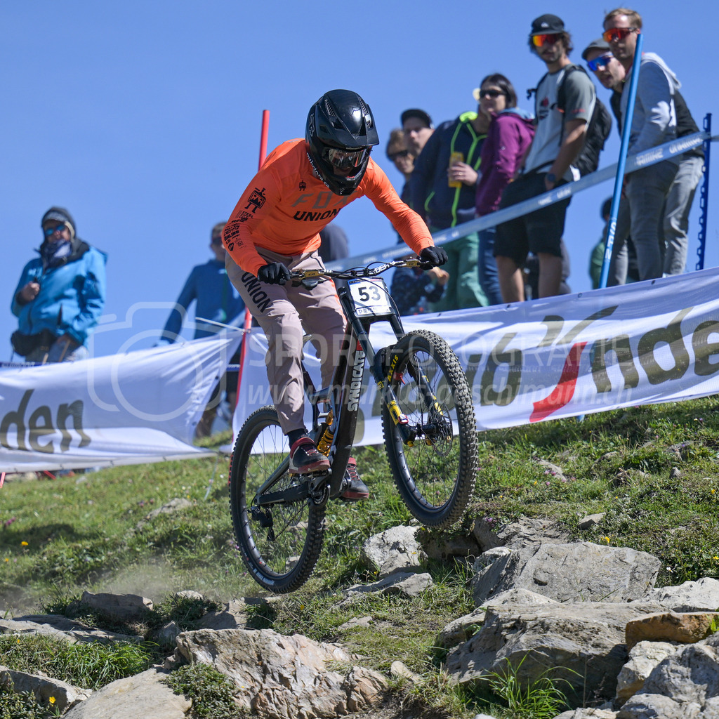 UCI Mountain Bike World Cup Lenzerheide 2022 - Downhill - 9. July 2022 | UCI Mountain Bike World Cup Lenzerheide 2022 - Downhill
Bike Kingdom, Lenzerheide
#53 ZWAR Oliver (SWE)
Bild: Sportfotografie Markus Aeschimann | www.markus-aeschimann.ch - Realisiert mit Pictrs.com