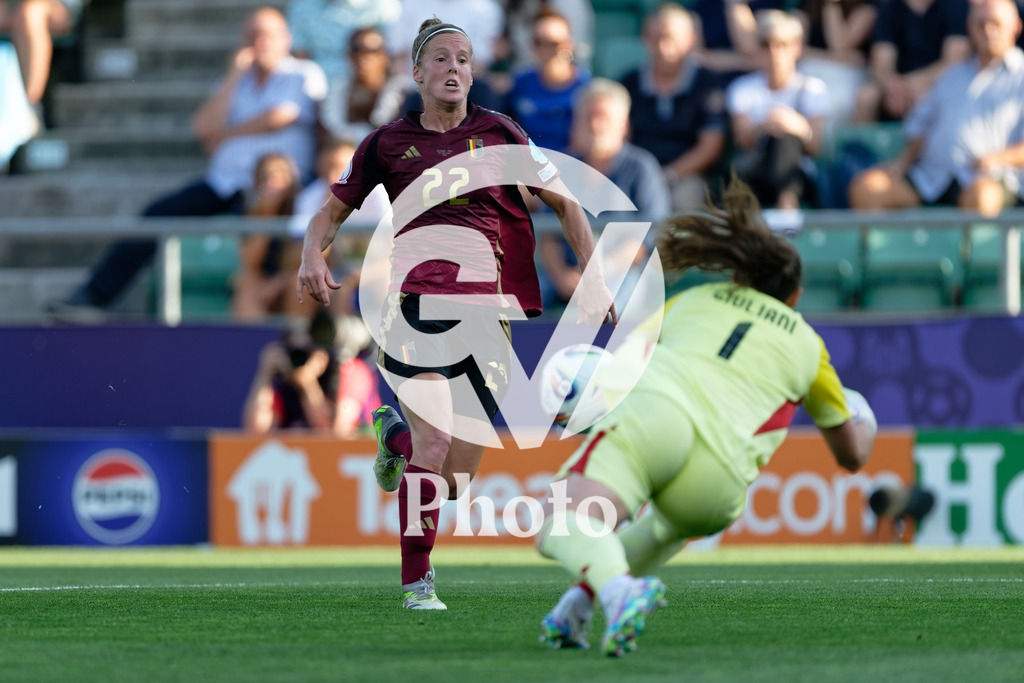 Belgium v Italy - UEFA Women's EURO 2025 Group B | SION, SWITZERLAND - JULY 3: Laura Deloose of Belgium (L) and Laura Giuliani of Italy (R)  fight for possession during the UEFA Womens EURO 2025 Group B match between Belgium and Italy at Stade de Tourbillon on July 3, 2025 in Sion, Switzerland. (Photo by Giuseppe Velletri/Sports Press Photo/Getty Images)