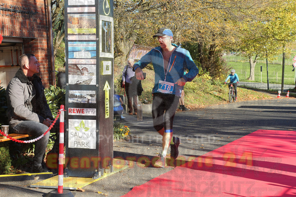 221113_1216_EX1_8747 | Sportfotografie im Rhein-Sieg Kreis, Köln, Bonn, NRW, Rheinland Pfalz, Hessen, etc. Unser Tätigkeitsfeld umfasst den Laufsport vom Volkslauf über den Marathon, Duathlon, Triathon bis zum Ultralauf wie Kölnpfad Ultra oder Schindertrail.