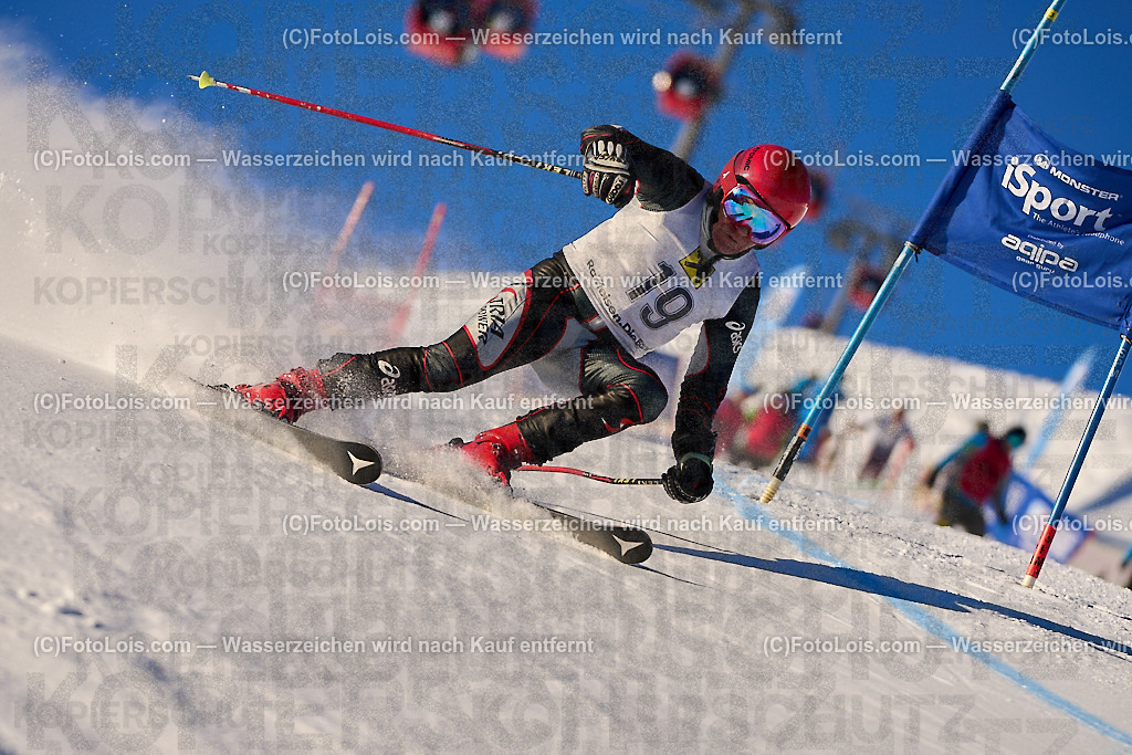 ALP2492_MASTERS-Cup_GS-B Herrn_Tschernutter Andreas | (C)FotoLois.com, Alois Spandl. FIS Masters-Cup Wildschönau, Giant Slalom auf der Piste Schatzberg GS, Siegerehrung auf dem Dorfplatz Niederau, Sa 13. Januar 2024.