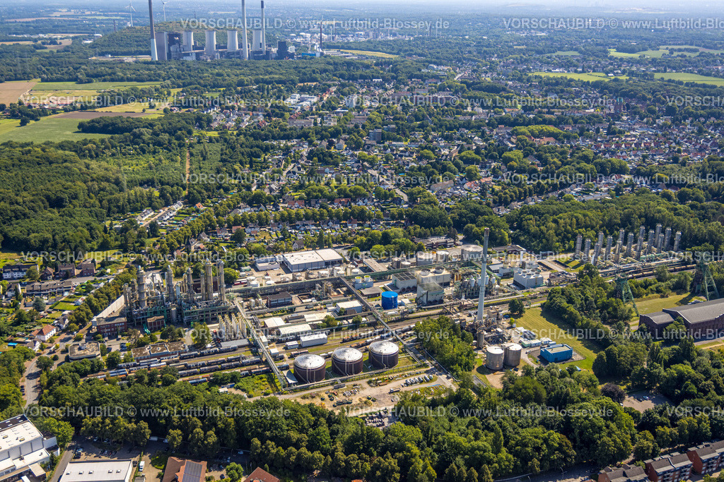Gladbeck250800743 | Luftbild, Ineos Phenol GmbH Chemiewerk, Arbeitersiedlung Krugstraße, zwischen Arenbergstraße und Serlostraße, hinten das Kraftwerk Scholven, Zweckel, Gladbeck, Ruhrgebiet, Nordrhein-Westfalen, Deutschland
