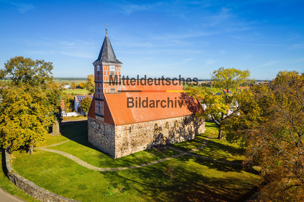 Kirche_Grabow_Jerichower_Land-0005 | Kirche in Grabow im Herbst - Realisiert mit Pictrs.com