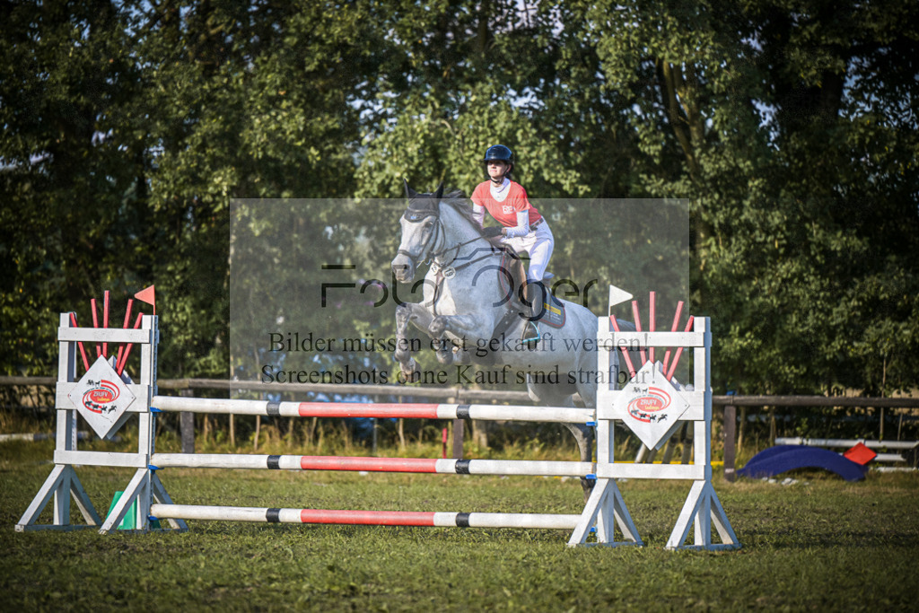 DOS_0358 | Entdecke hochwertige Reitturnierfotos von Foto Oger. Professionell, emotional und authentisch – jetzt Lieblingsmomente im Shop bestellen.Deutschlandweite Turnierfotografie. - Realisiert mit Pictrs.com