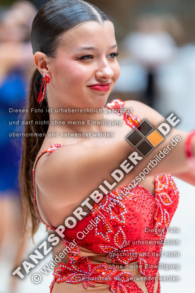 20240810-02292 | Hier finden Sie Tanz Bilder vom Latein und Standard Formationen tanzen. Sportbilder vom Tanzsport. Schöne Fotos und von Weltmeisterschaft, Europameisterschaft, Bundesliga, Regionalliga, Oberliga und Landesliga sowie von GOC Stuttgart, DanceComp, WM Bremen