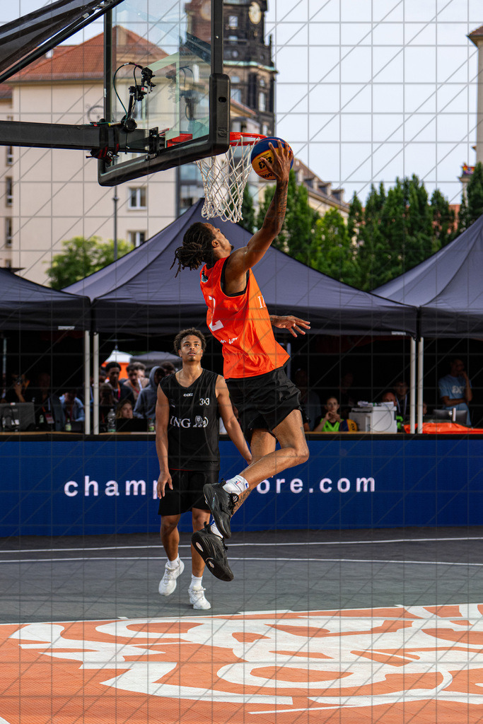 DIE FINALS 2025 | Dt. Meisterschaft 3x3   | Spiel um Platz 3. Der Stamm (orange) vs. Der Stamm underdogs (black) //  02.08.25: DIE FINALS 2025 | Dt. Meisterschaft 3x3   / Dresden / Deutschland  //   CREDIT:www.bullenfotos.de, Martin König, Hörner Weg 40, D-49078 Osnabrück, +4917663732967 // Nutzung und Weitergabe nur zu den vereinbarten Zwecken. Presseanfragen an Ersteller. Alle Rechte beim Ersteller. Honorierung nach MFM. - Realisiert mit Pictrs.com