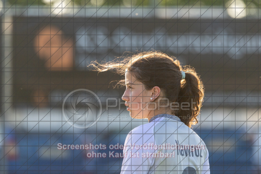 20260508_185730_0290_(c)_by_PhotoPeet | #,TSV Eschenbach (hell) vs. TSV Weilheim (rot), Fußball, C-Juniorinnen Kreisstaffel 2, Bezirk Neckar/Fils, 07.Spieltag,  Saison 2025/2026, Kunstrasenplatz, Schlater Straße, 73107 Eschenbach, 08.05.2026 - 18:30 Uhr,Foto: PhotoPeet / Sport- &amp; Eventfotografie / Peter Harich