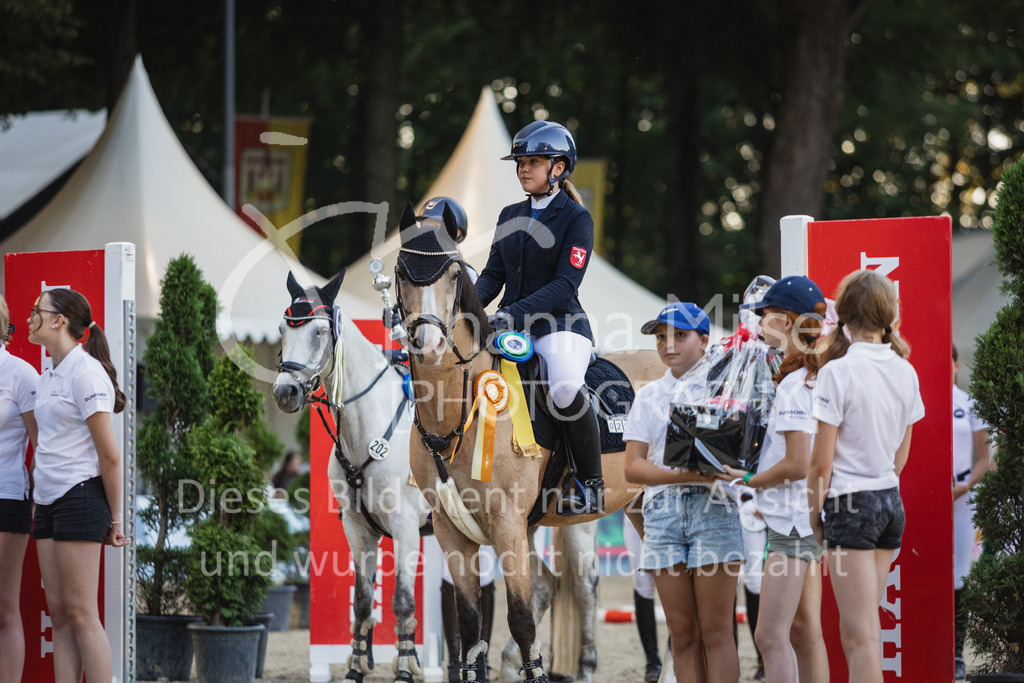 230908_OWLCh_PonyTrophy-509 | Deine schönsten Turniermomente als professionelle Fotos! Entdecke hochwertige Pferdesport-Fotografie im Online-Shop. Jetzt Fotos finden & bestellen!