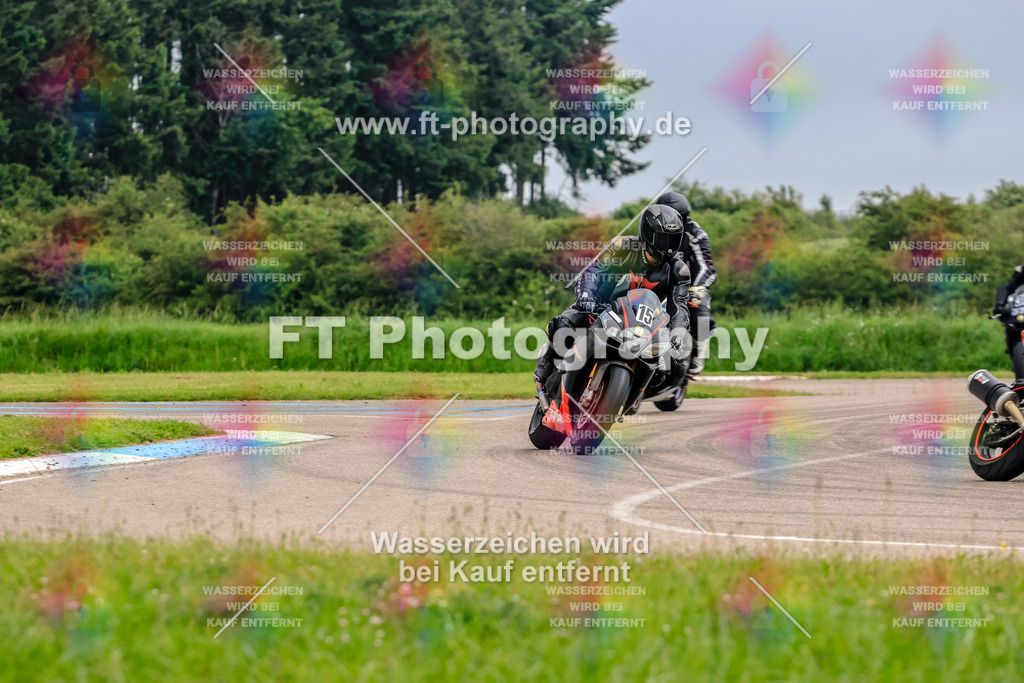 MotoTeam-7983 | Hier findet Ihr Bilder von Touristenfahrten auf der Nürburgring Nordschleife oder von anderen Veranstaltungen die ich besucht habe. Viel Spass beim Durch Schauen 