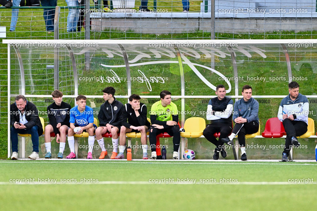 SV Spittal vs. VST Völkermarkt 5.4.2024 | Spielerbank SV Spittal, Individualtrainer SV Spittal Wolfgang Oswald, Tormanncoach SV Spittal Michael Lucic, Asisstentcoach SV Spittal Mario Mihajlovic, Headcoach SV Spittal Philipp Dabringer, SV Spittal vs. VST Völkermarkt 5.4.2024, SV Spittal vs. VST Völkermarkt am 05.04.2024 in Spittal an der Drau (Goldeck Stadion), Austria, (Photo by Bernd Stefan)