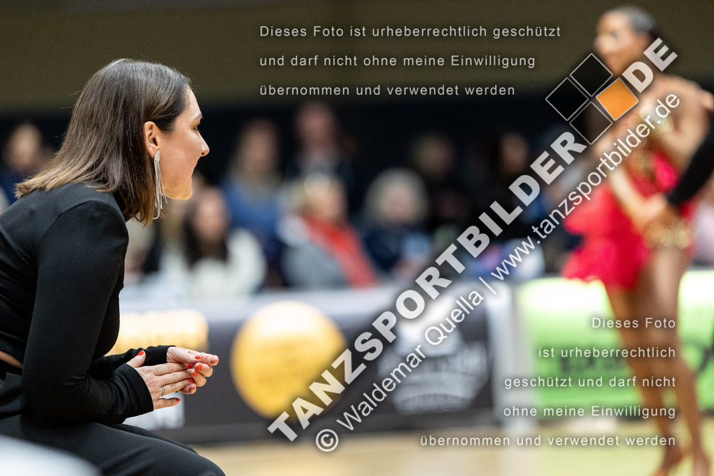 20240113-10704 | Hier finden Sie Tanz Bilder vom Latein und Standard Formationen tanzen. Sportbilder vom Tanzsport. Schöne Fotos und von Weltmeisterschaft, Europameisterschaft, Bundesliga, Regionalliga, Oberliga und Landesliga sowie von GOC Stuttgart, DanceComp, WM Bremen